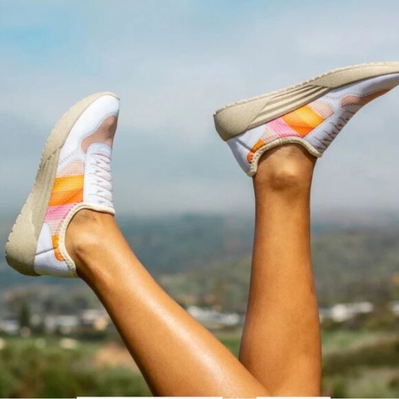 Psudo slip on size 11 women - Picture 3 of 5